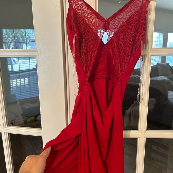 Women’s red formal dress size medium spaghetti strap high slit Emerald Sundae. - Picture 6 of 10